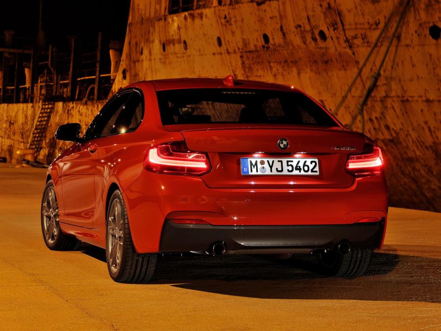  BMW M235i Coupe 2014 года  (фото 4 из 46)